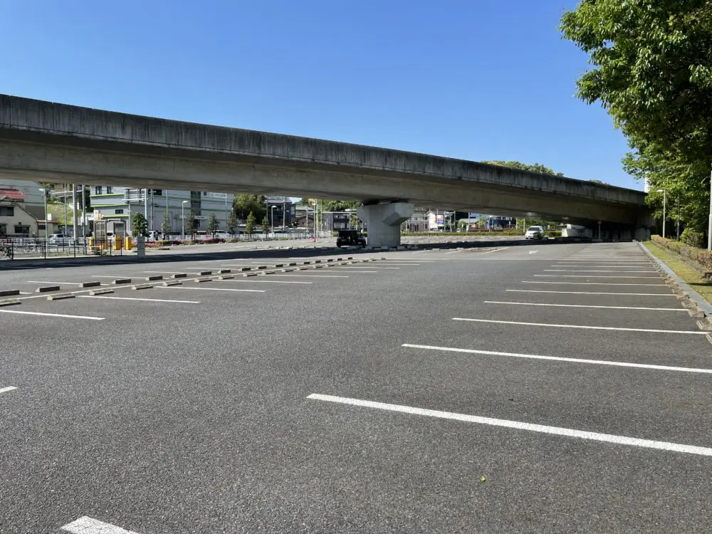 守山スポーツセンターの駐車場