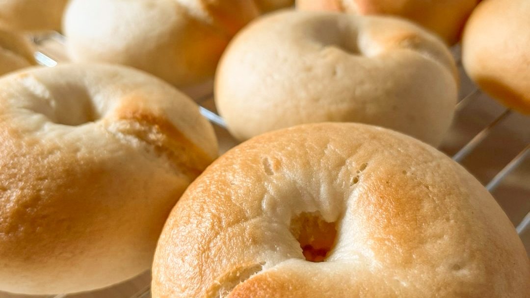 パン屋「はるのはな」の米粉ベーグルの写真