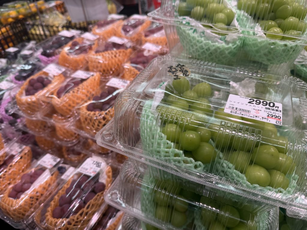 ロピア千種店のシャインマスカット