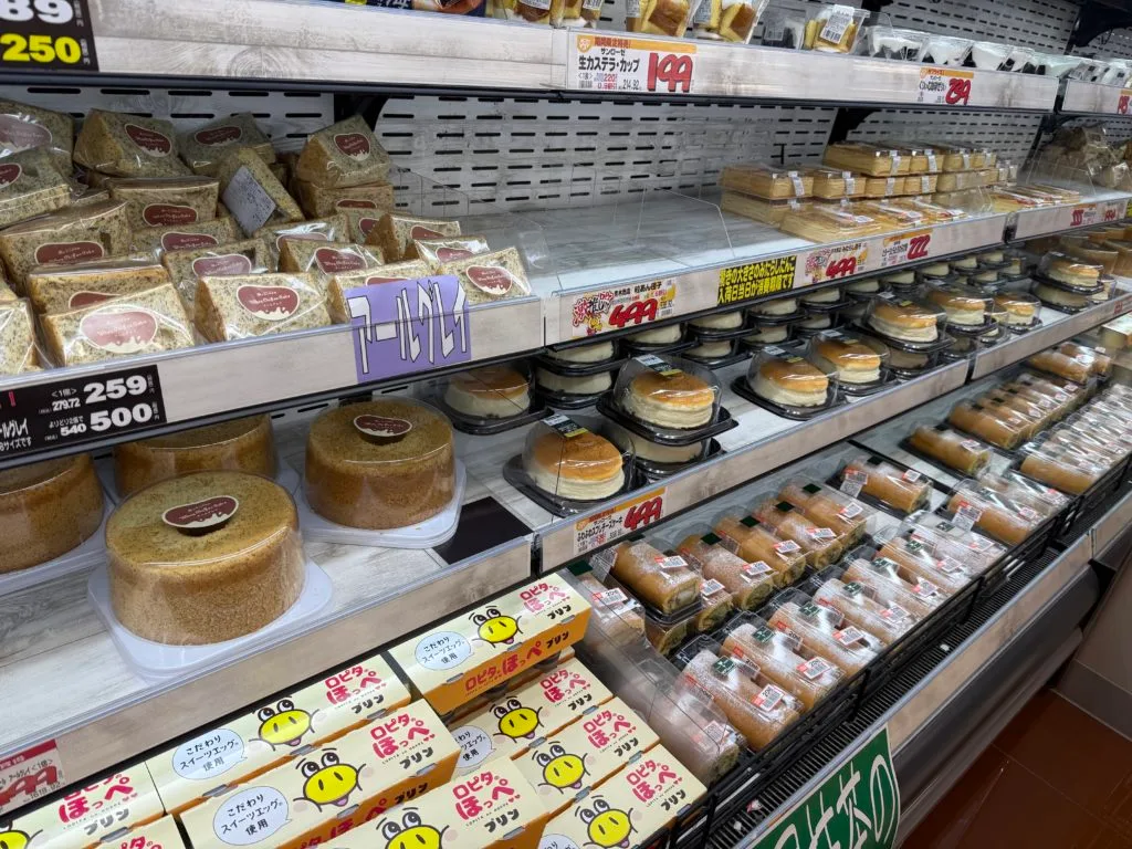 ロピア千種店のスイーツ売り場２