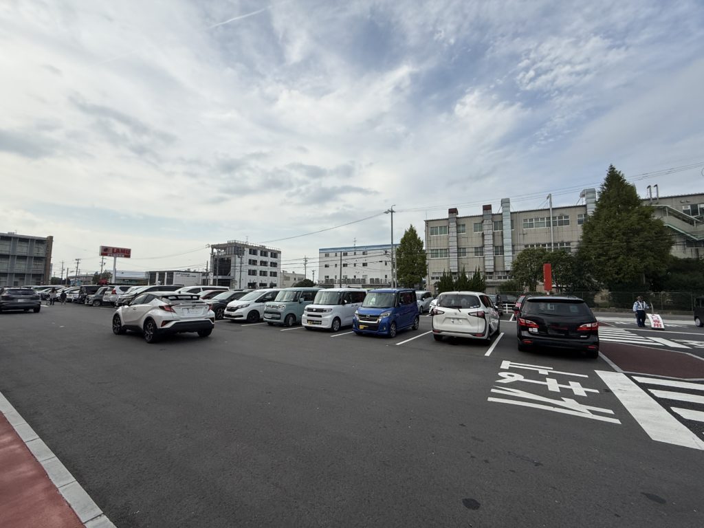 ラ・ムー稲沢店の駐車場