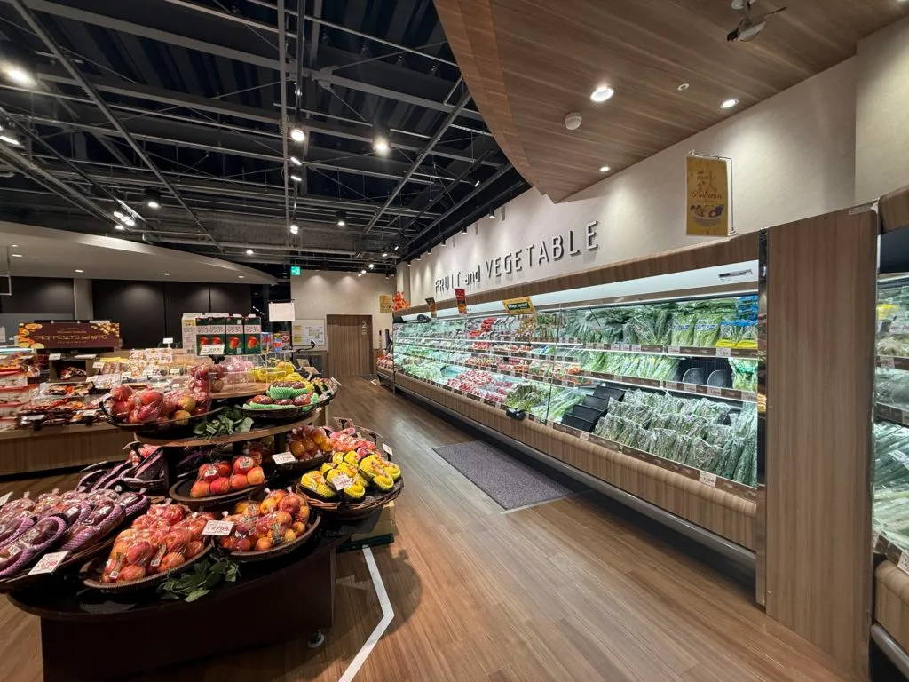 フランテロゼ白壁のおしゃれな内観