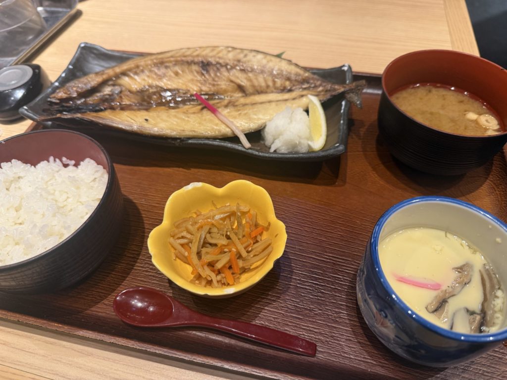 下の一色のとろさば干物定食