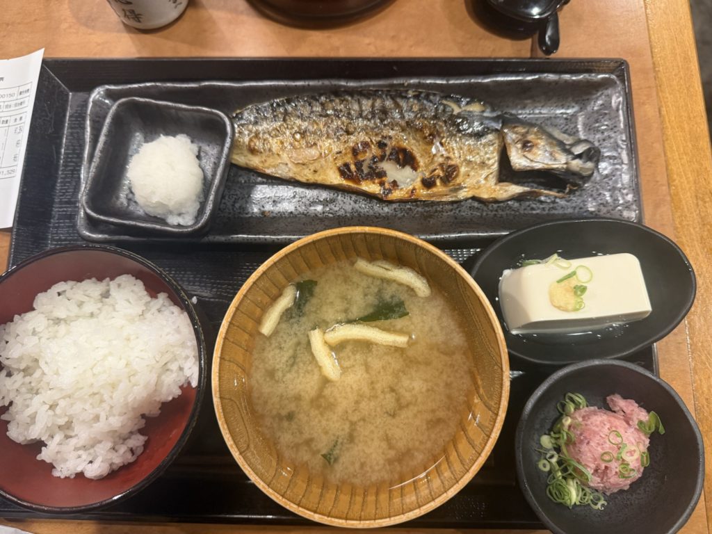 しんぱち食堂のさば文化干し定食