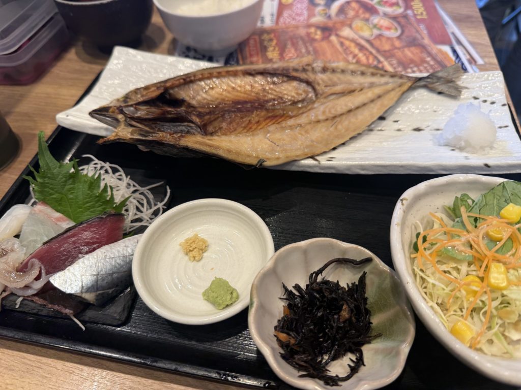 魚虎本店の金華鯖の開き定食